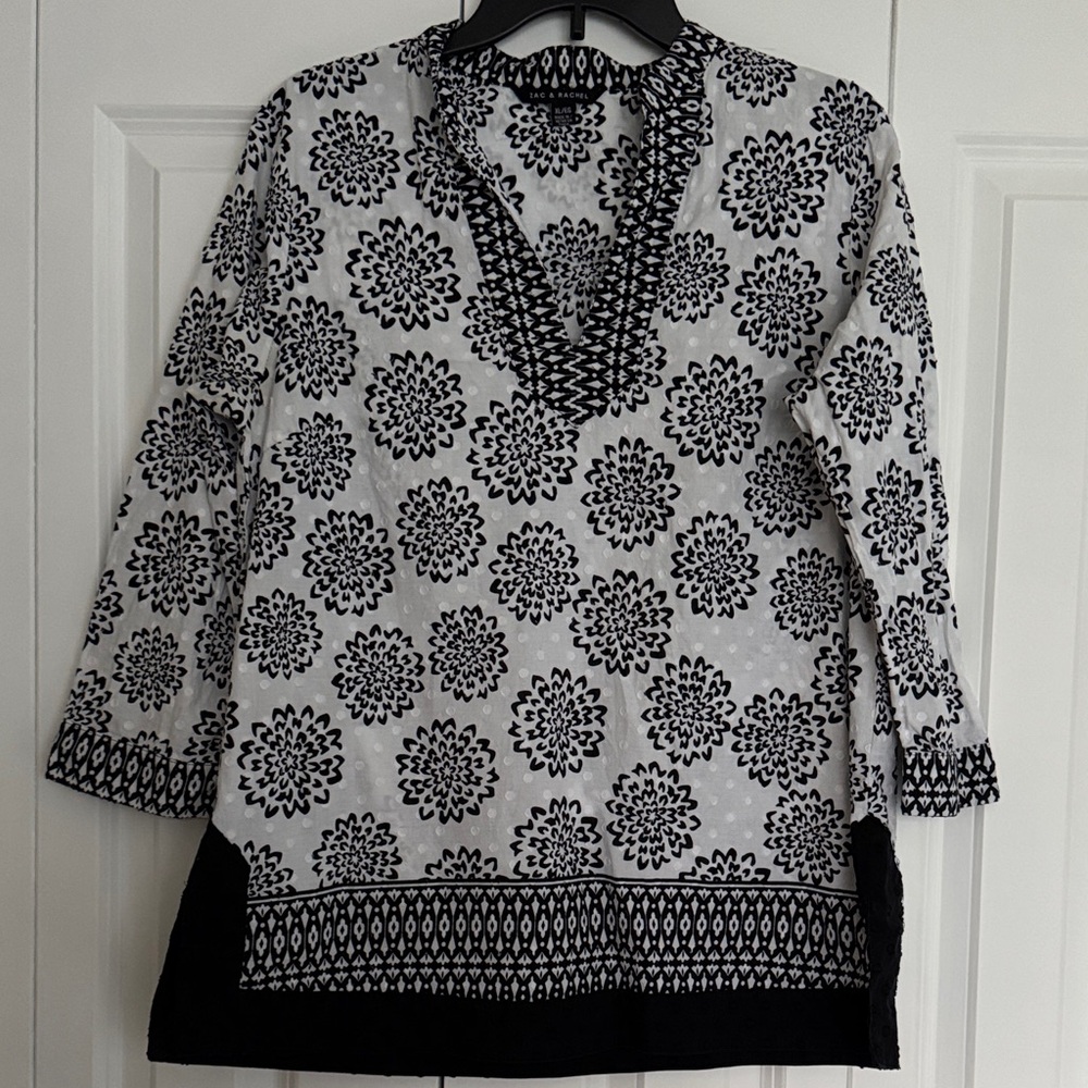 Black and White Floral Women's Top Size XL